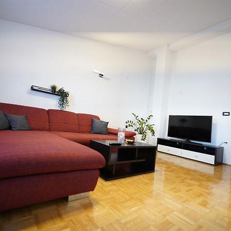 Apartments Loncar-Near Zrce Beach ノヴァリャ エクステリア 写真