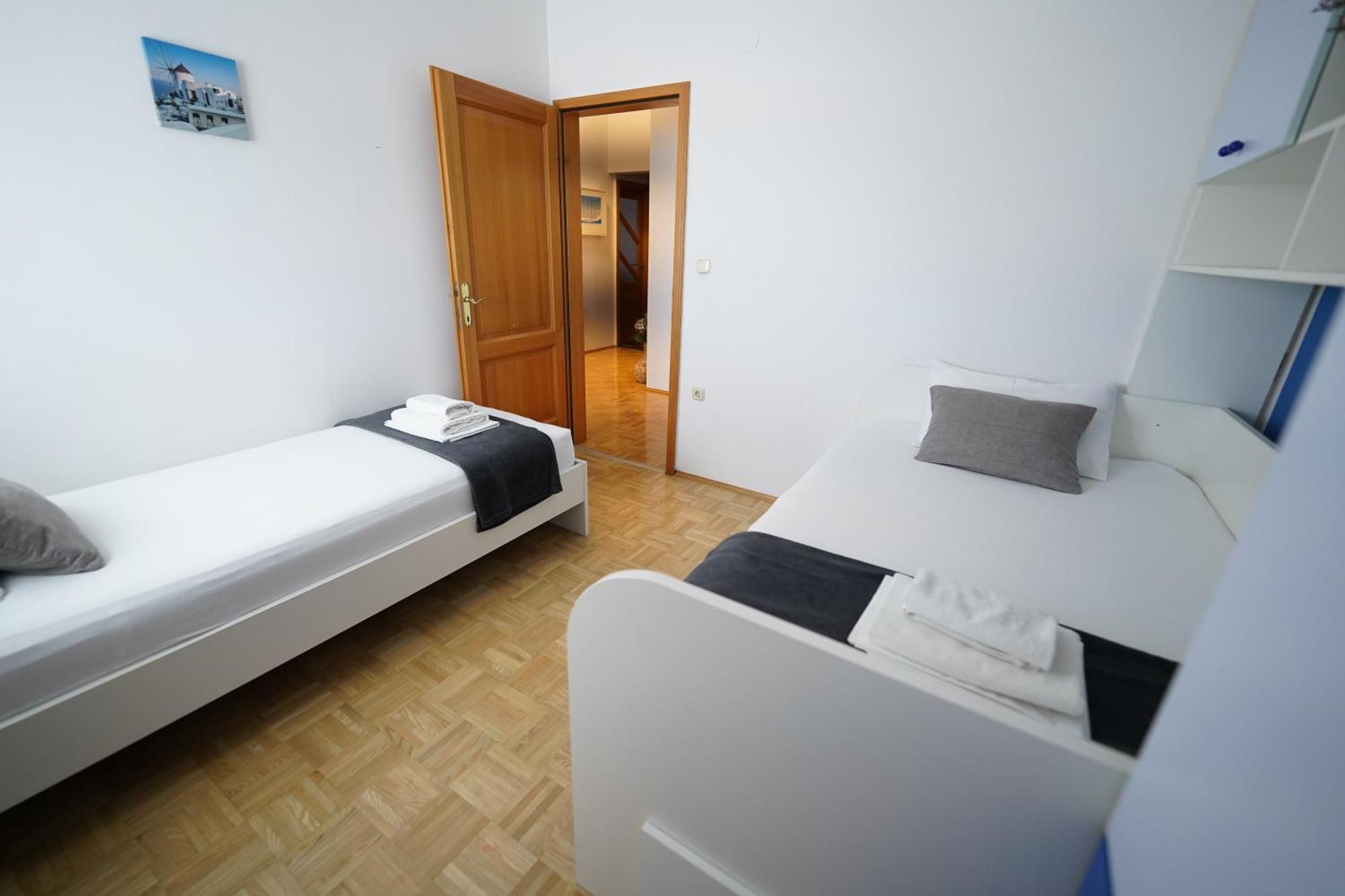 Apartments Loncar-Near Zrce Beach ノヴァリャ エクステリア 写真